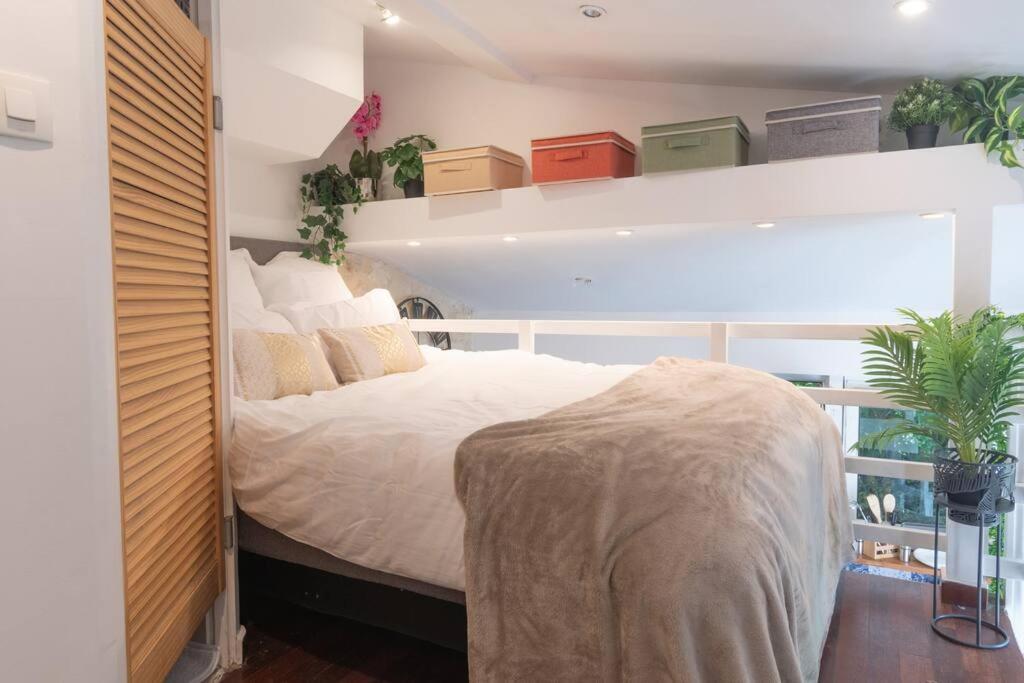 Duplex Parisien En Face Metro13 Appartement Paris
