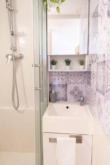 Appartement Duplex Parisien En Face Metro13