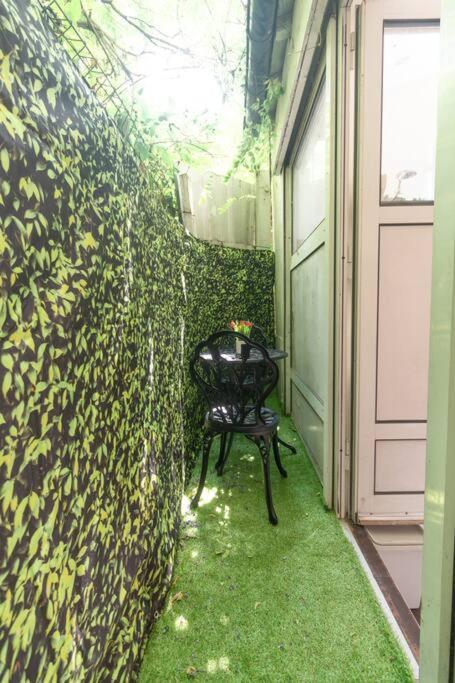 Duplex Parisien En Face Metro13 Appartement Paris